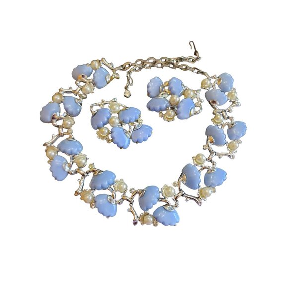 Vintage Thermoset Floral Necklace & Clip-On Earrings Demi Parure Set (A2290) - Picture 2 of 6